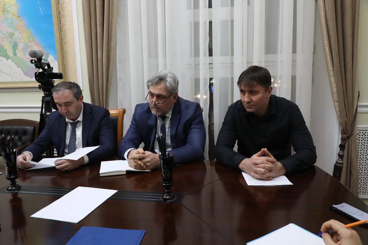 Развитие пунктов пропуска через государственную границу, расположенных в регионе, обсудили в Правительстве Дагестана